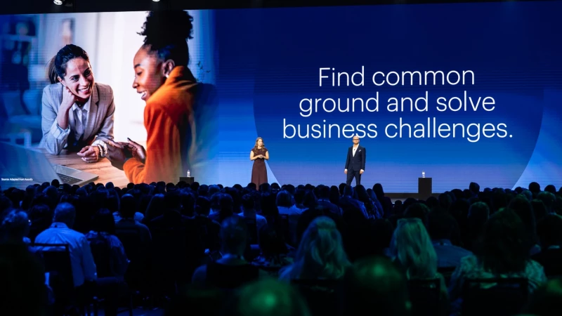 Speaker on stage at the Gartner HR Symposium/Xpo
